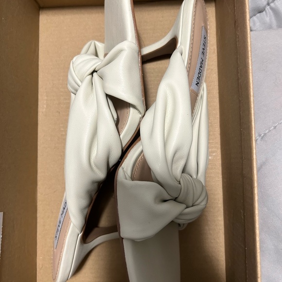 Woman’s Steve Madden Heels - Picture 2 of 5
